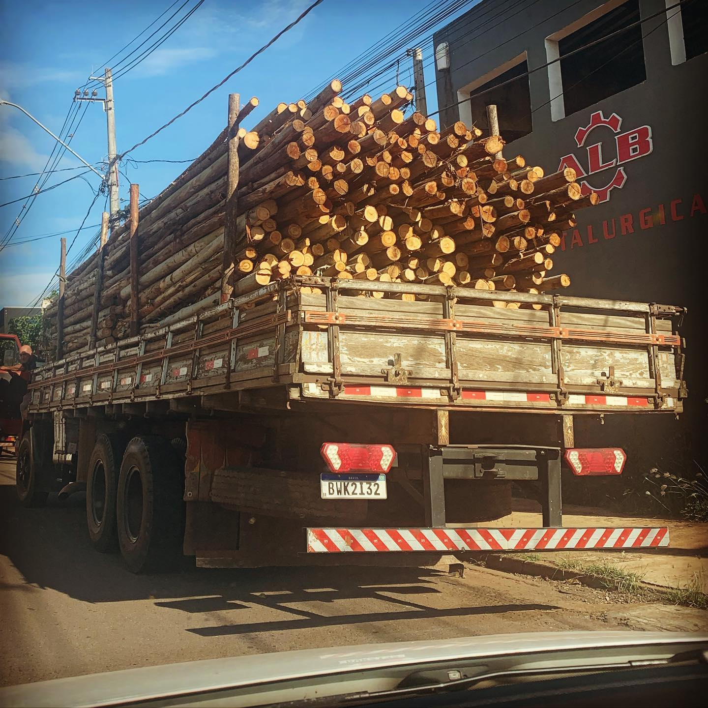 MADEIREIRA PAULISTA – SERVINDO SATISFAÇAO